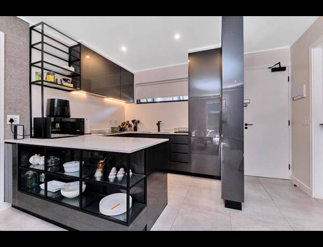 2 BEDROOM PROPERTY TO RENT IN HYDE PARK